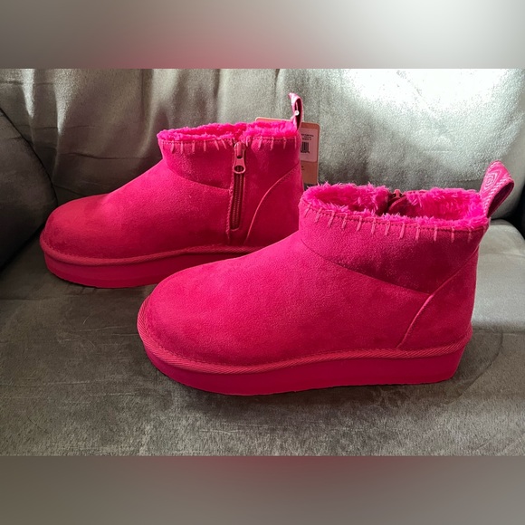 Boots Muk Luks Pink Women’s Sizes 8 & 9 NWT - Picture 1 of 6